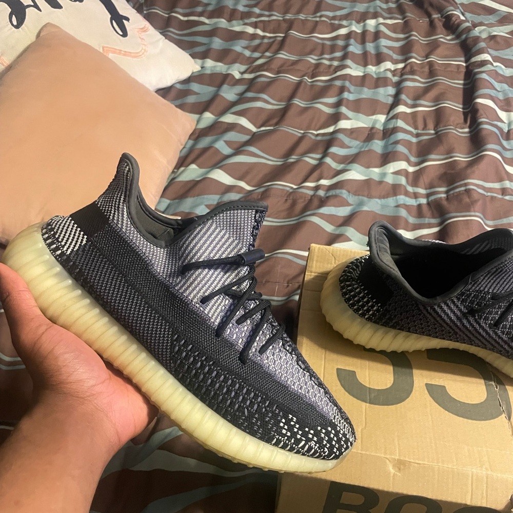 Yeezy Boost 350 V2 Carbon